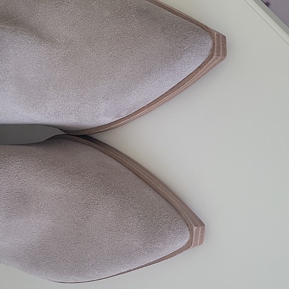 MARC FISHER LTD | OMMIE POINTED TOE BOOTIE IN LIGHT NATURAL - Picture 6 of 7